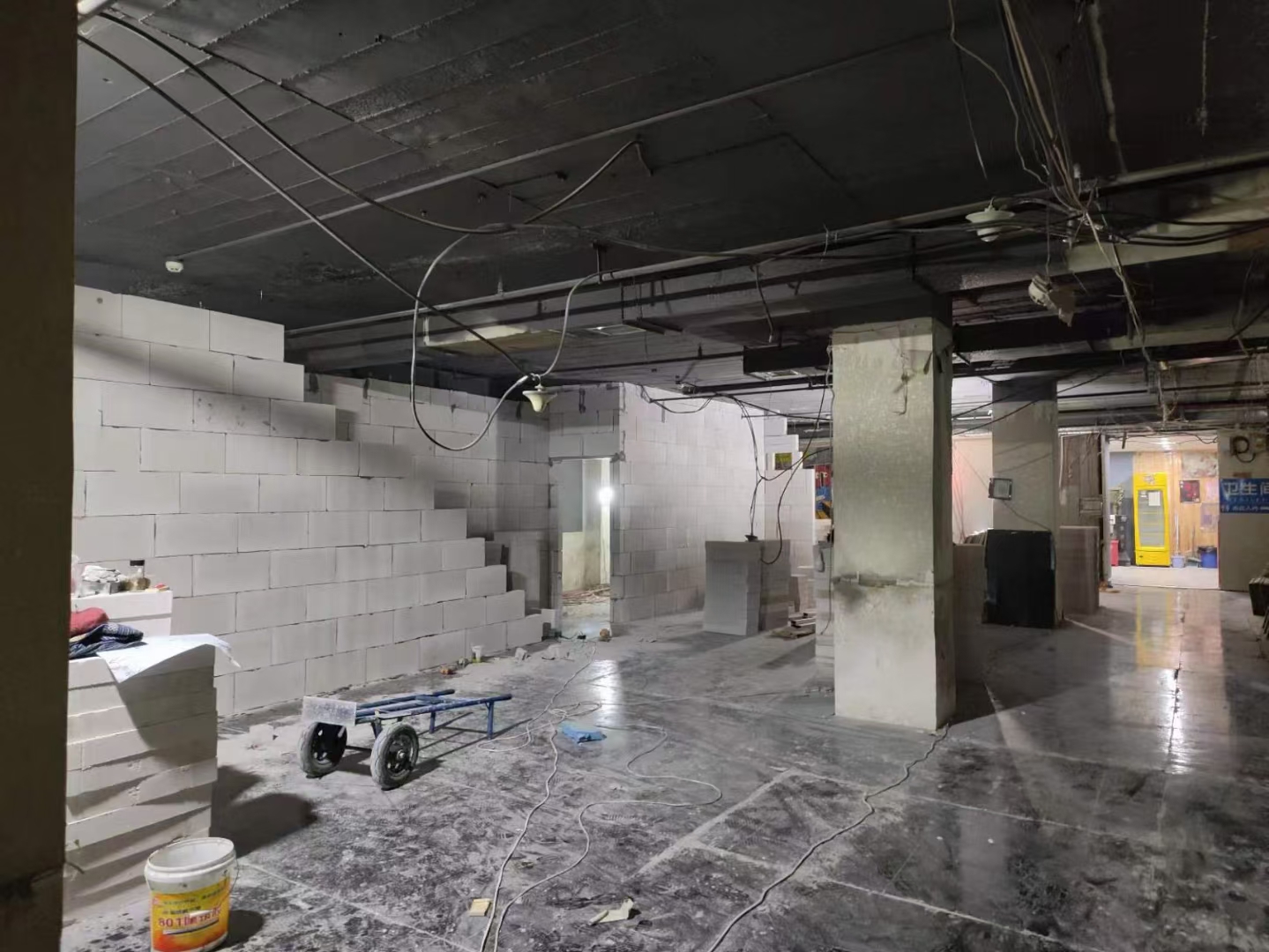 泡沫砖隔墙施工实景